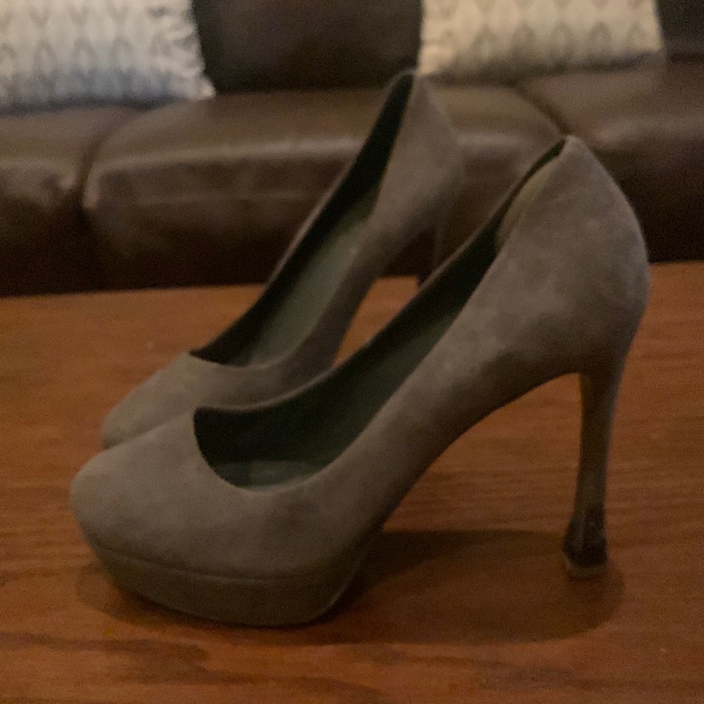 YSL Suede Pump